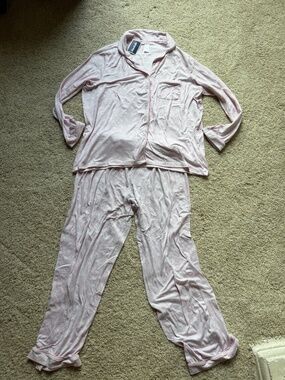 Super Soft NWT Pillow Talk Pjs size Large